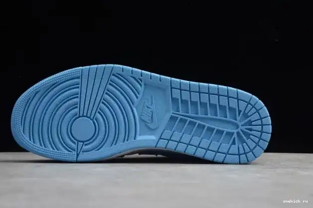 Rep Onekick 1 AO9944-441 (W) Low Air UNC Jordan 0430